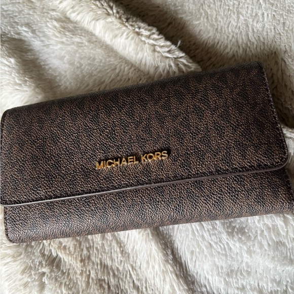 Michael Kors Accessories - Michael Kors Textured Brown Key & Card Holder